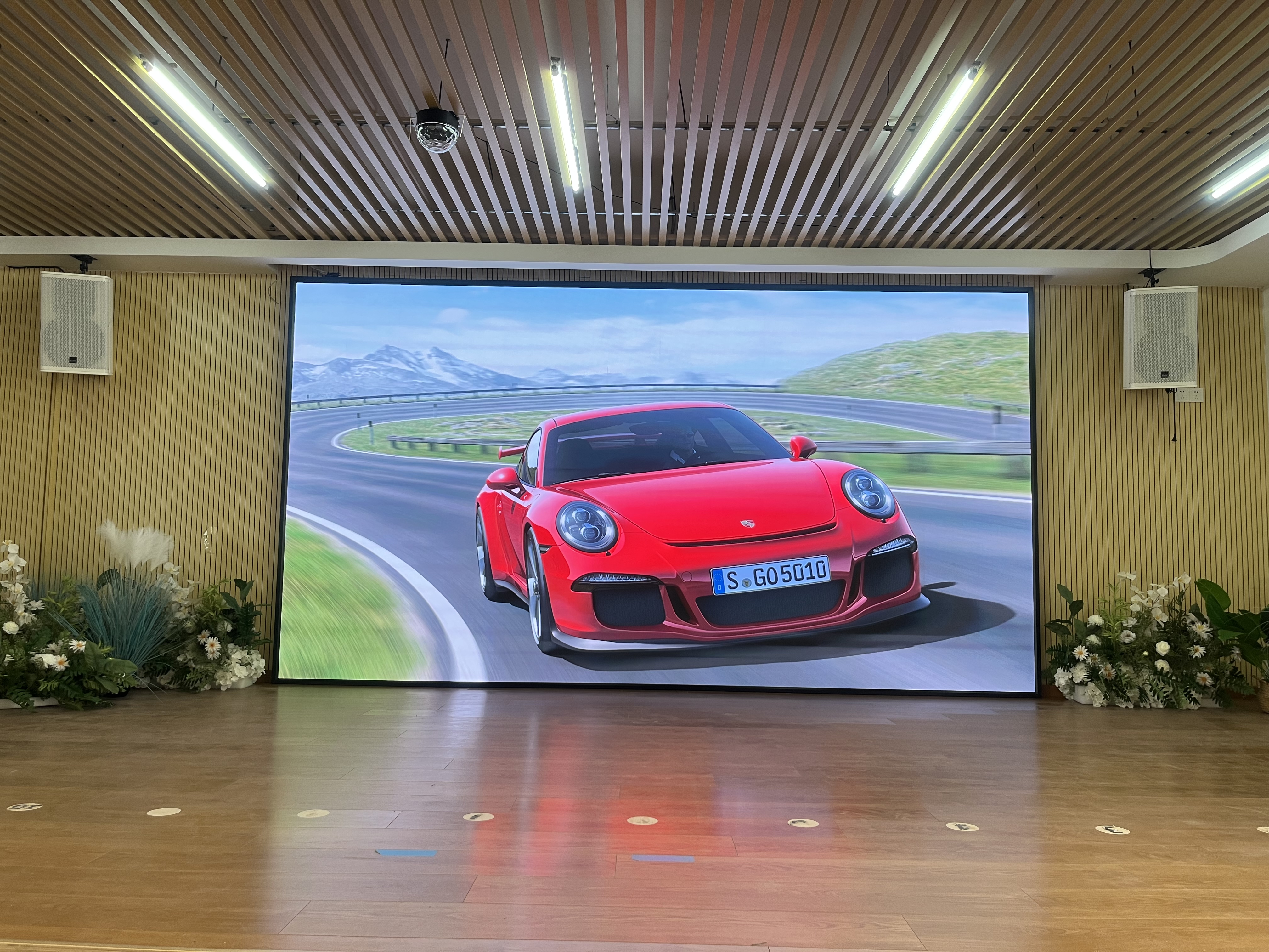 Indoor LED display for modern conference rooms
