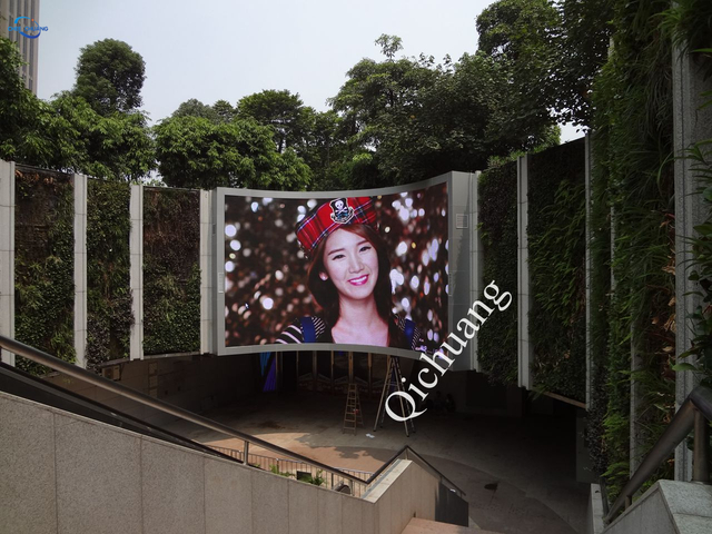 Outdoor Advertising Curve LED Display